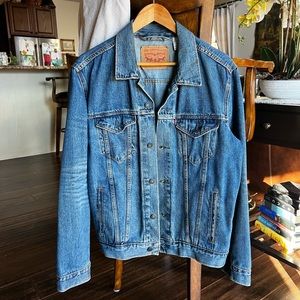 Levi’s Denim Trucker Jacket Medium